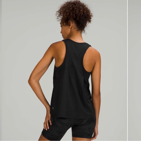 LuluLemon Essential Tank size 12 - Picture 3 of 3